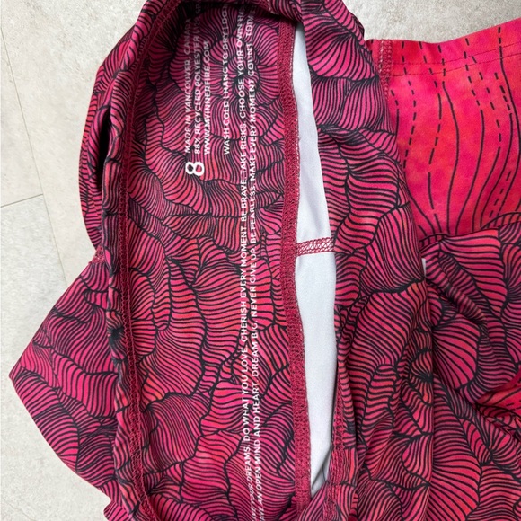 My Inner Fire Yoga Leggings bright magenta flower flower pattern - Picture 6 of 7